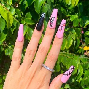 BUY ONE GET ONE❗️Scream 🖤💖 Press On Nails 🕸
